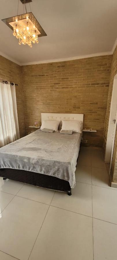 Sobrado 2 amplo e confortável em condomínio Corumbá Exterior foto