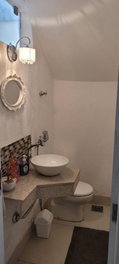 Sobrado 2 amplo e confortável em condomínio Corumbá Exterior foto